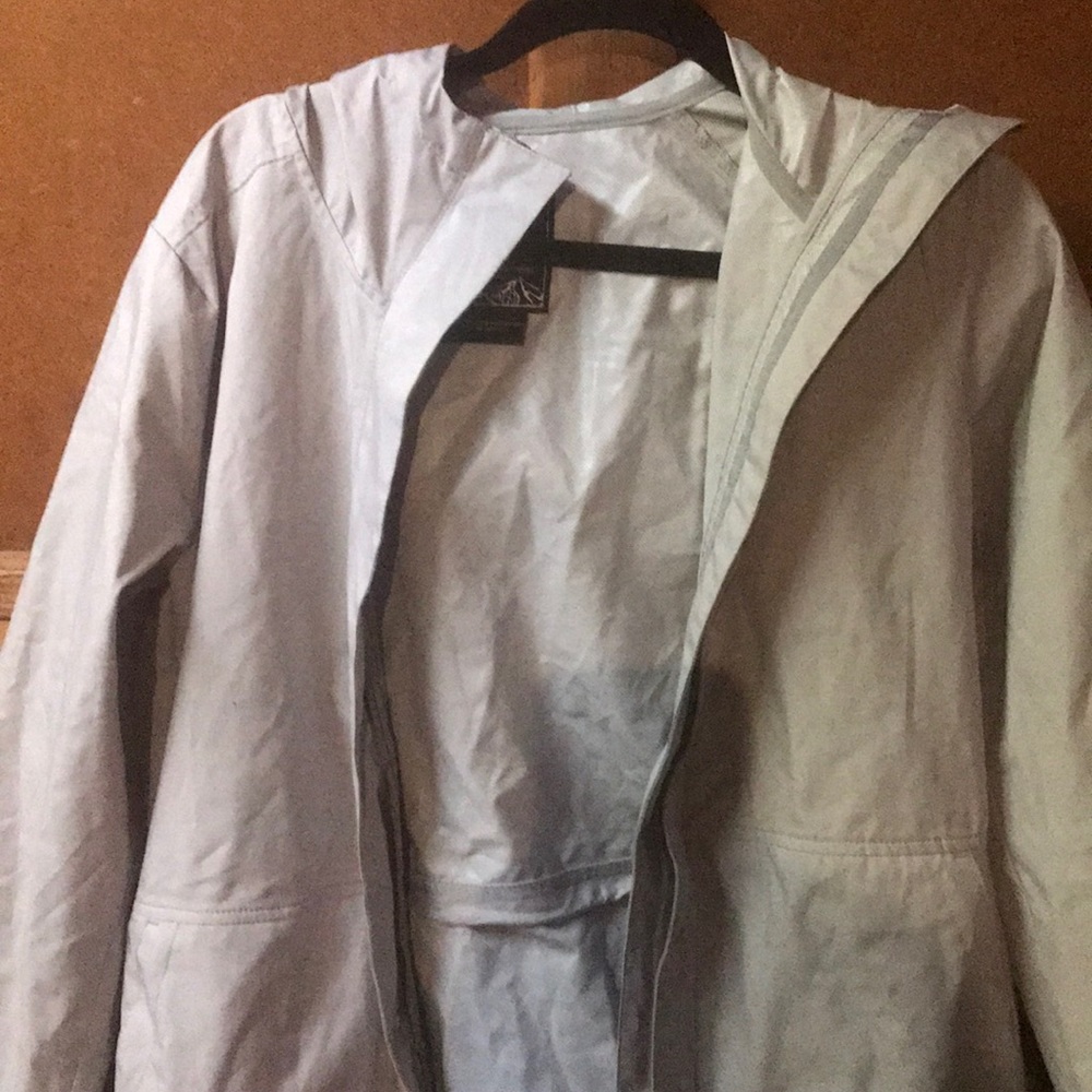 Long windbreaker